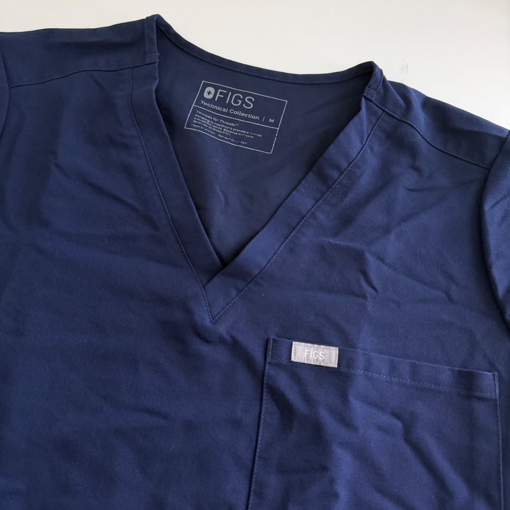FIGS Catarina One Pocket Scrub Top Navy Blue Technical Collection Womens Medium